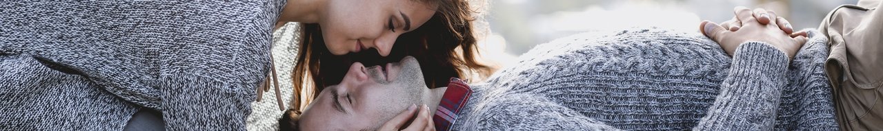 Banner poljubljanje par