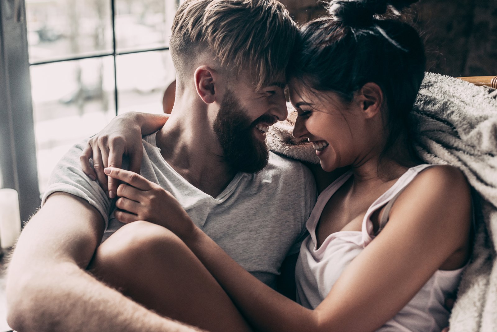 Cuddling par - spolni nasveti proti dolgčasu v zaklonišču