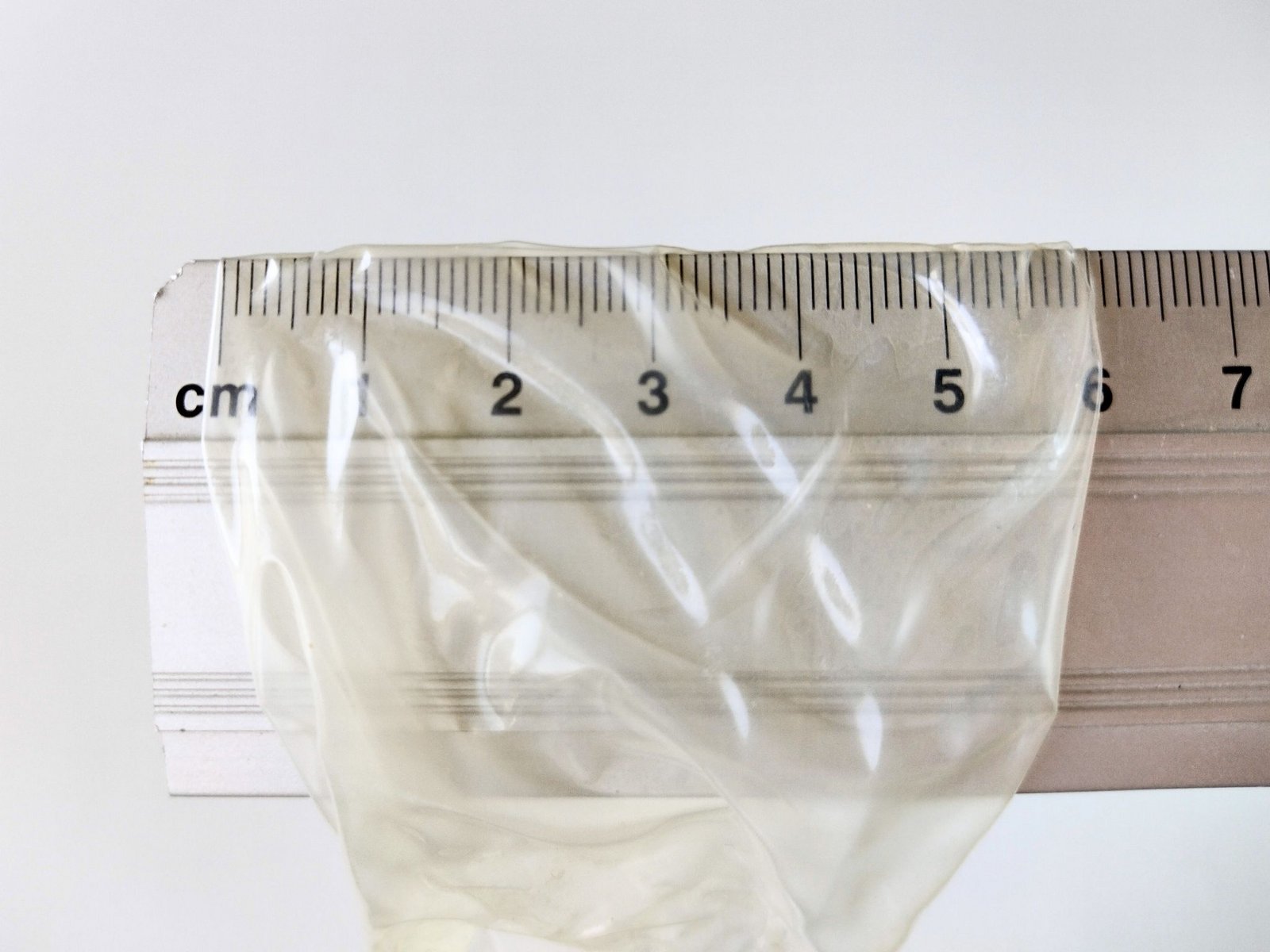 Nazivna širina kondoma, izmerjena z ravnilom