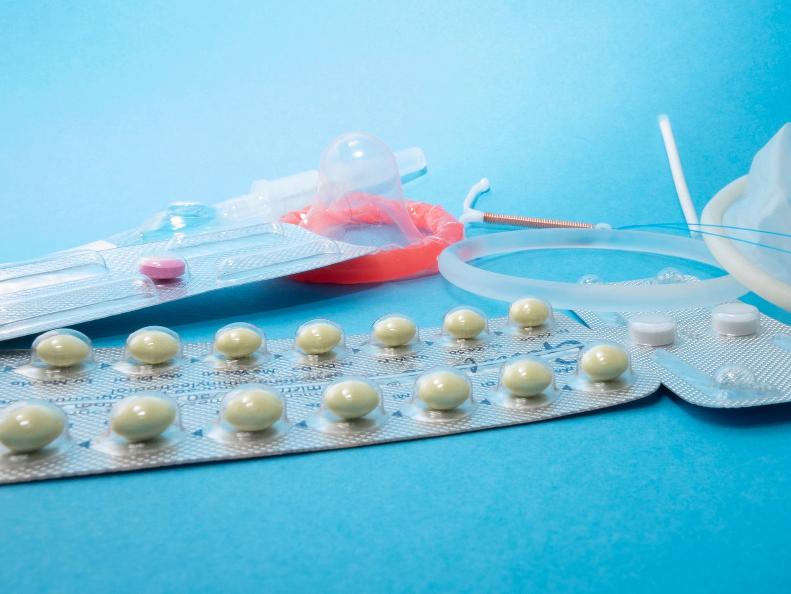 Kondomi, kontracepcijske tabletke in druga kontracepcijska sredstva